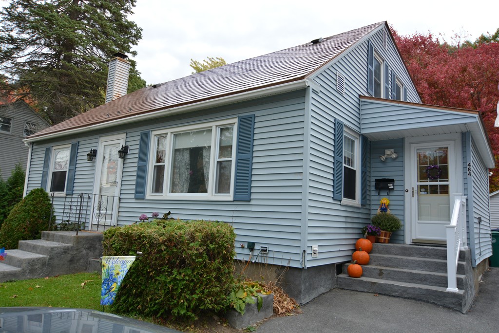 484 Franklin Road Fitchburg, MA 01420 - Photo 2 of 21 Gallery Image 2