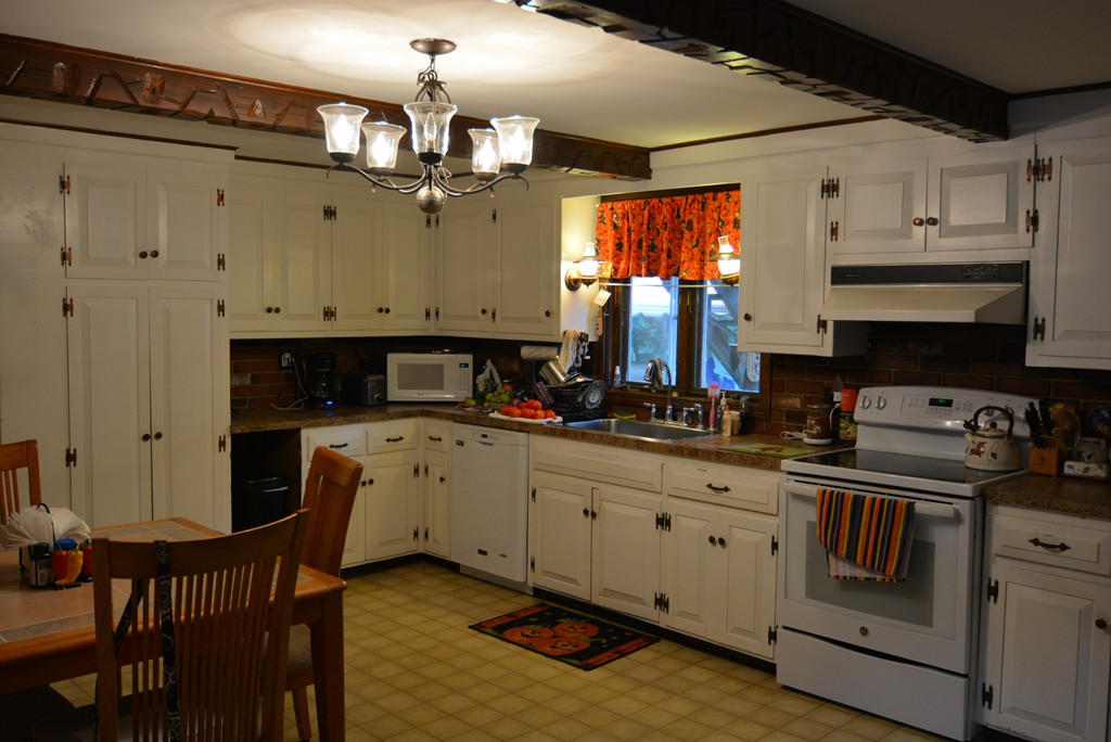 484 Franklin Road Fitchburg, MA 01420 - Photo 3 of 21 Gallery Image 3