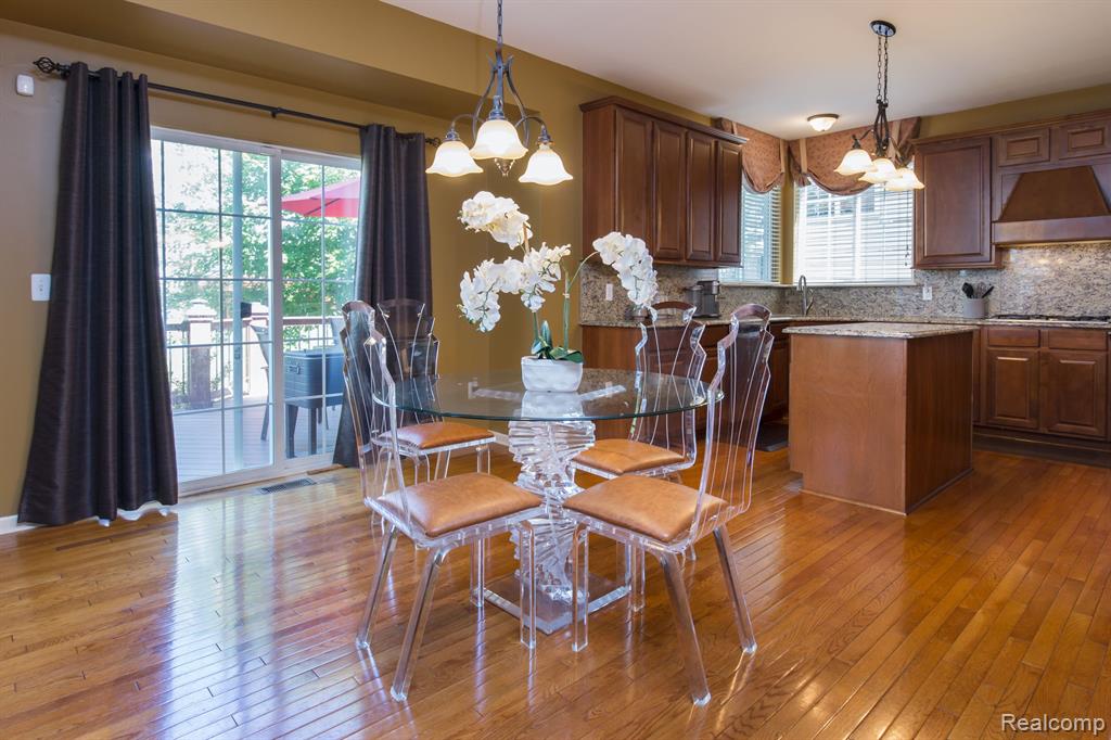 27380 Victoria Road Novi, MI 48374 - Photo 14 of 42