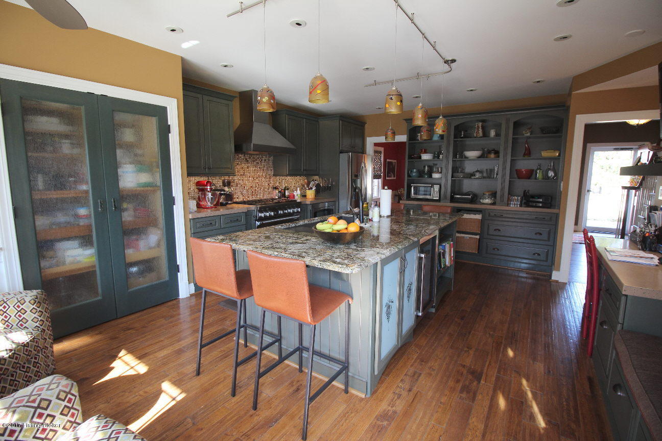 2524 Meadow Road Louisville, KY 40205 - Photo 13 of 38 SPACIOUS CHIEFS KITCHEN FEATURES GOURMET DETAILS AND AMAZING PANTRY