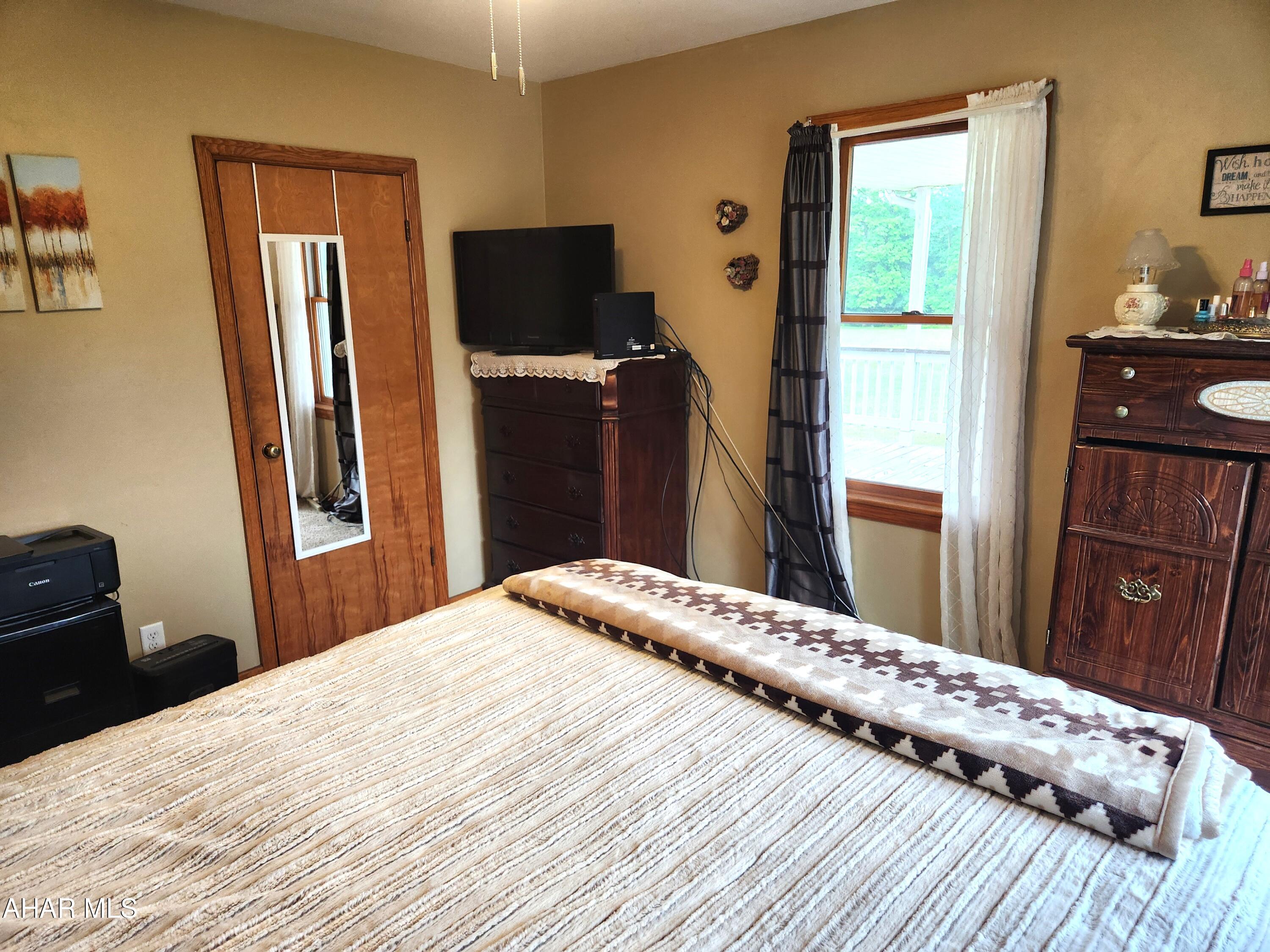 4730 Cortland Road New Paris, PA 15554 - Photo 17 of 44