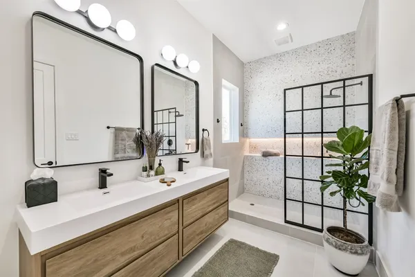 $2,750 | 4211 Nichols Street, Unit A, Houston, TX 77020