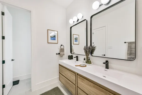 $2,750 | 4211 Nichols Street, Unit A, Houston, TX 77020