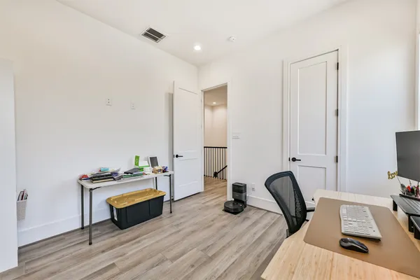 $2,750 | 4211 Nichols Street, Unit A, Houston, TX 77020