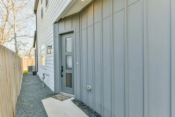 $2,750 | 4211 Nichols Street, Unit A, Houston, TX 77020