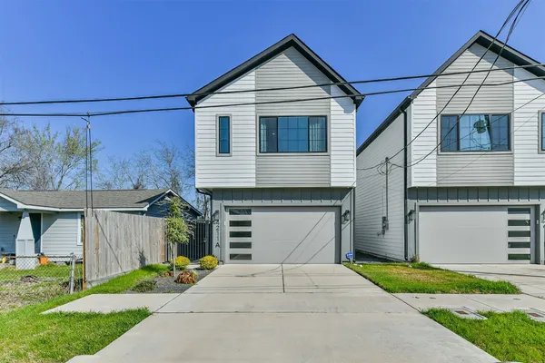 $2,750 | 4211 Nichols Street, Unit A, Houston, TX 77020