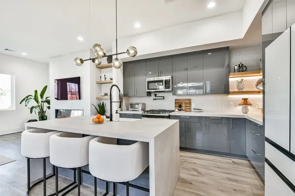 $2,750 | 4211 Nichols Street, Unit A, Houston, TX 77020