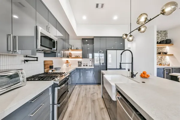 $2,750 | 4211 Nichols Street, Unit A, Houston, TX 77020