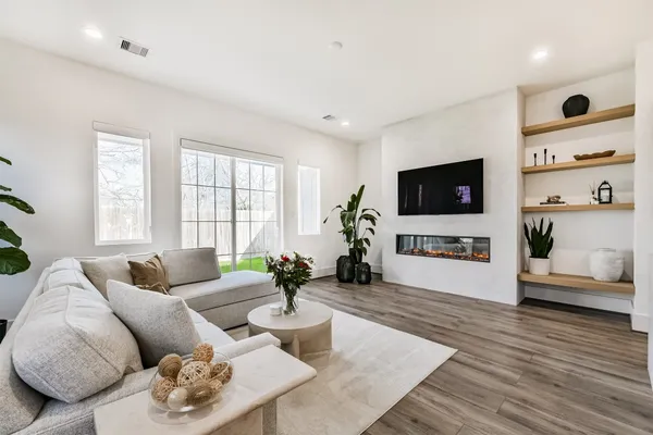 $2,750 | 4211 Nichols Street, Unit A, Houston, TX 77020