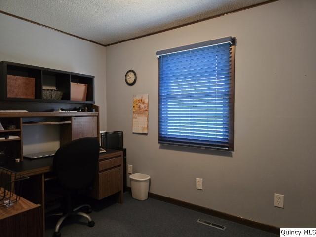 704 Orchard Lane Carthage, IL 62321 - Photo 13 of 36 a room with furniture and a window