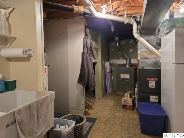 704 Orchard Lane Carthage, IL 62321 - Photo 27 of 36 a view of storage and utility room