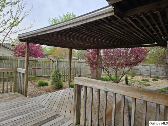 704 Orchard Lane Carthage, IL 62321 - Photo 34 of 36 a view of a roof deck