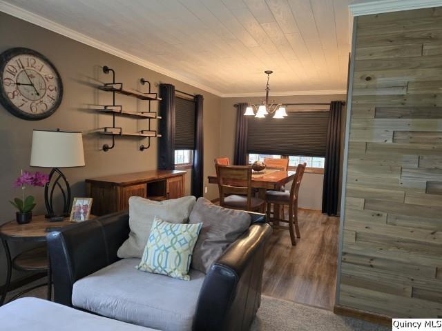 704 Orchard Lane Carthage, IL 62321 - Photo 7 of 36 a living room with furniture and a lamp