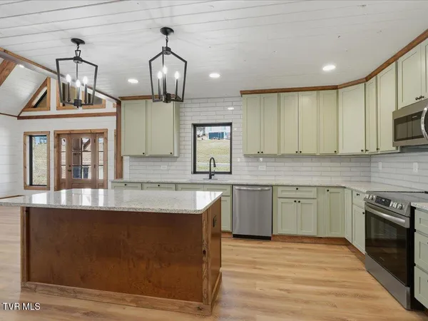 $750,000 | 248 Cherokee Cove, Rutledge, TN 37861