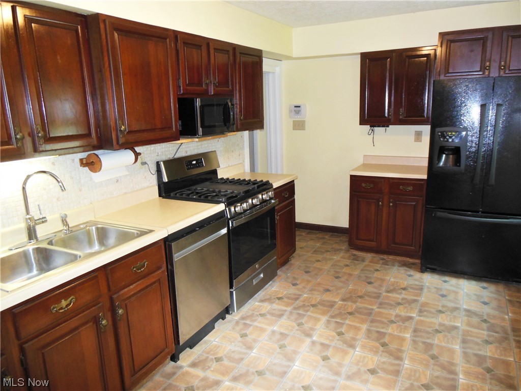 1792 Perth Road Madison, OH 44057 - Photo 4 of 17