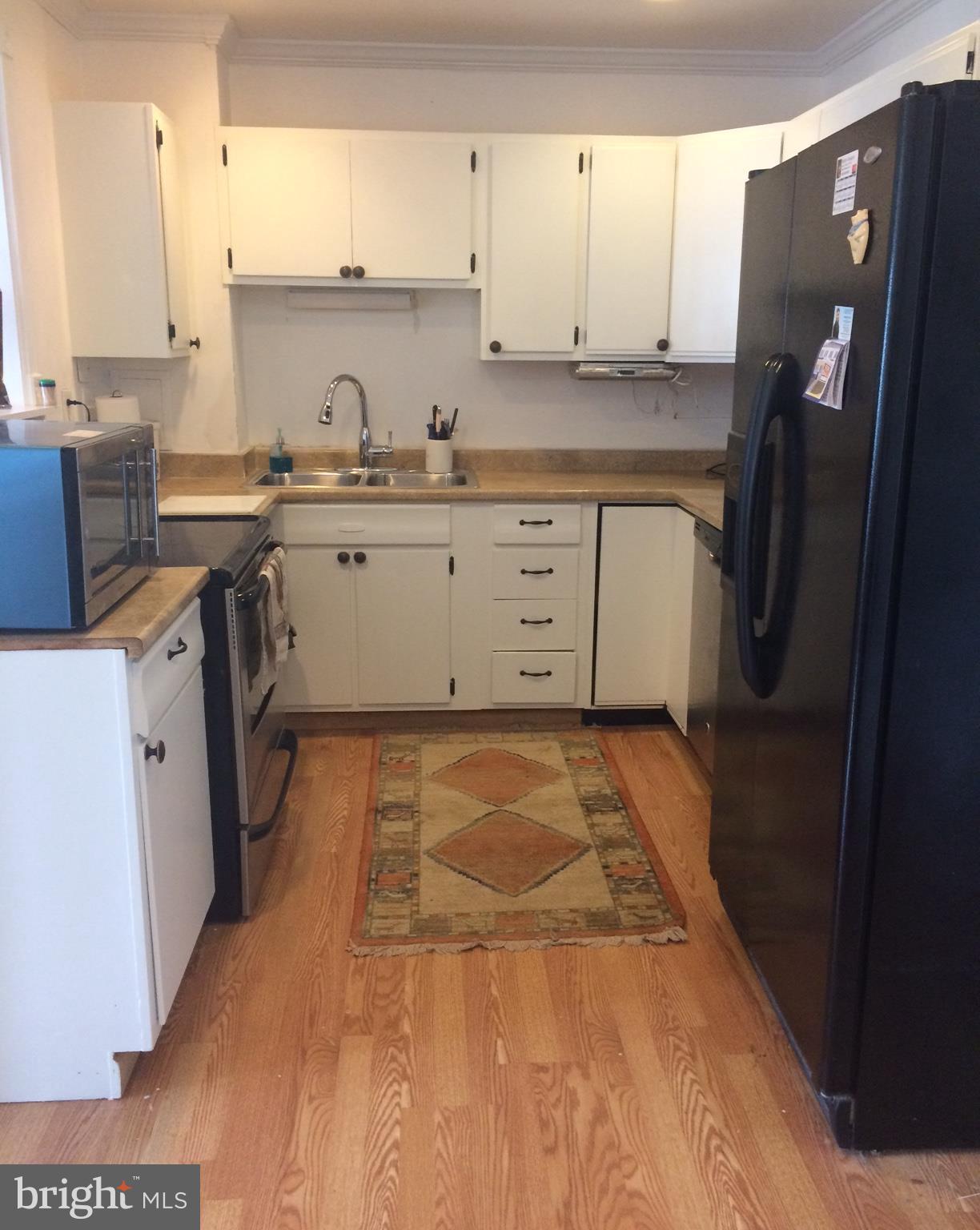 116 North Sycamore Road Sterling, VA 20164 - Photo 20 of 21 Kitchen