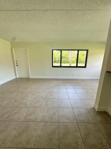$205,000 | 901 Meadows Circle, Unit 901, Boynton Beach, FL 33436