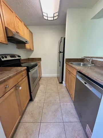 $205,000 | 901 Meadows Circle, Unit 901, Boynton Beach, FL 33436