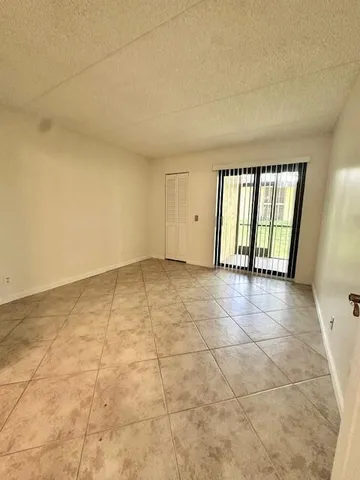 $205,000 | 901 Meadows Circle, Unit 901, Boynton Beach, FL 33436