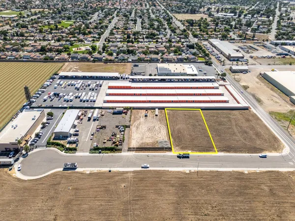 $220,000 | 216 Commerce Way, Los Banos, CA 93635