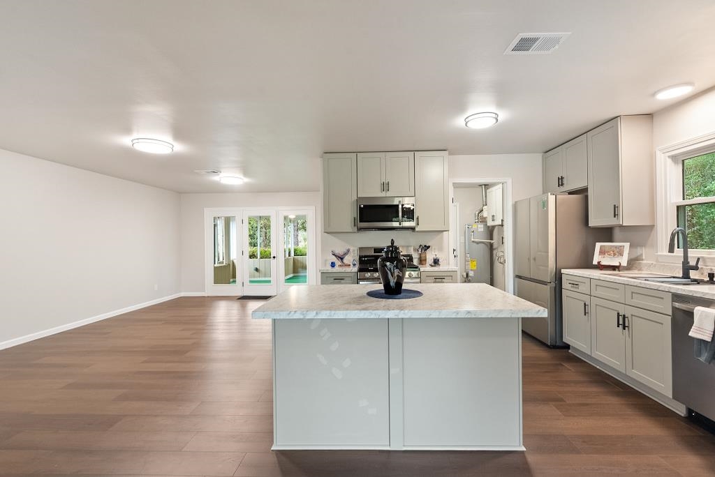 554 Stuart Street Daphne, AL 36526 - Photo 29 of 49 Kitchen