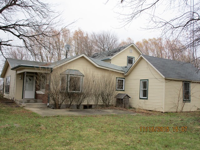 17333 East Lind Road Rochelle, IL 61068 - Photo 1 of 25 a view of a house with backyard