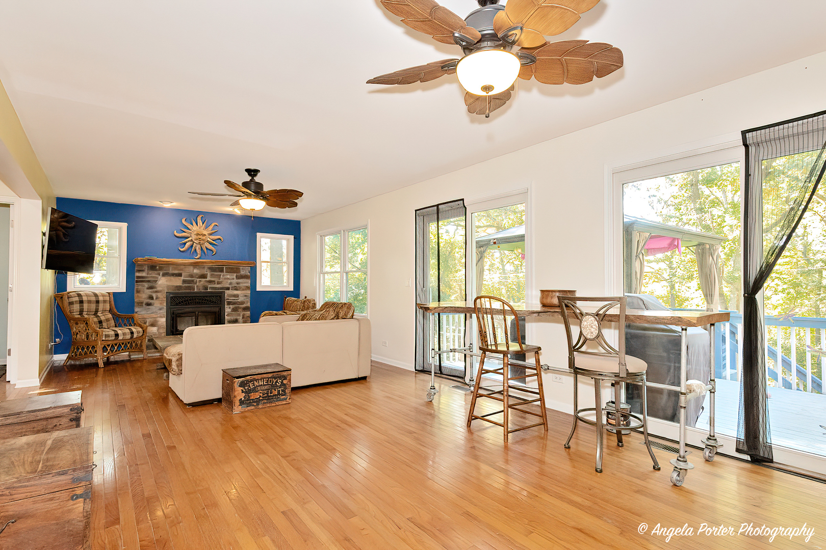 6715 Normandy Drive Spring Grove, IL 60081 - Photo 12 of 31 a living room with furniture and a large window