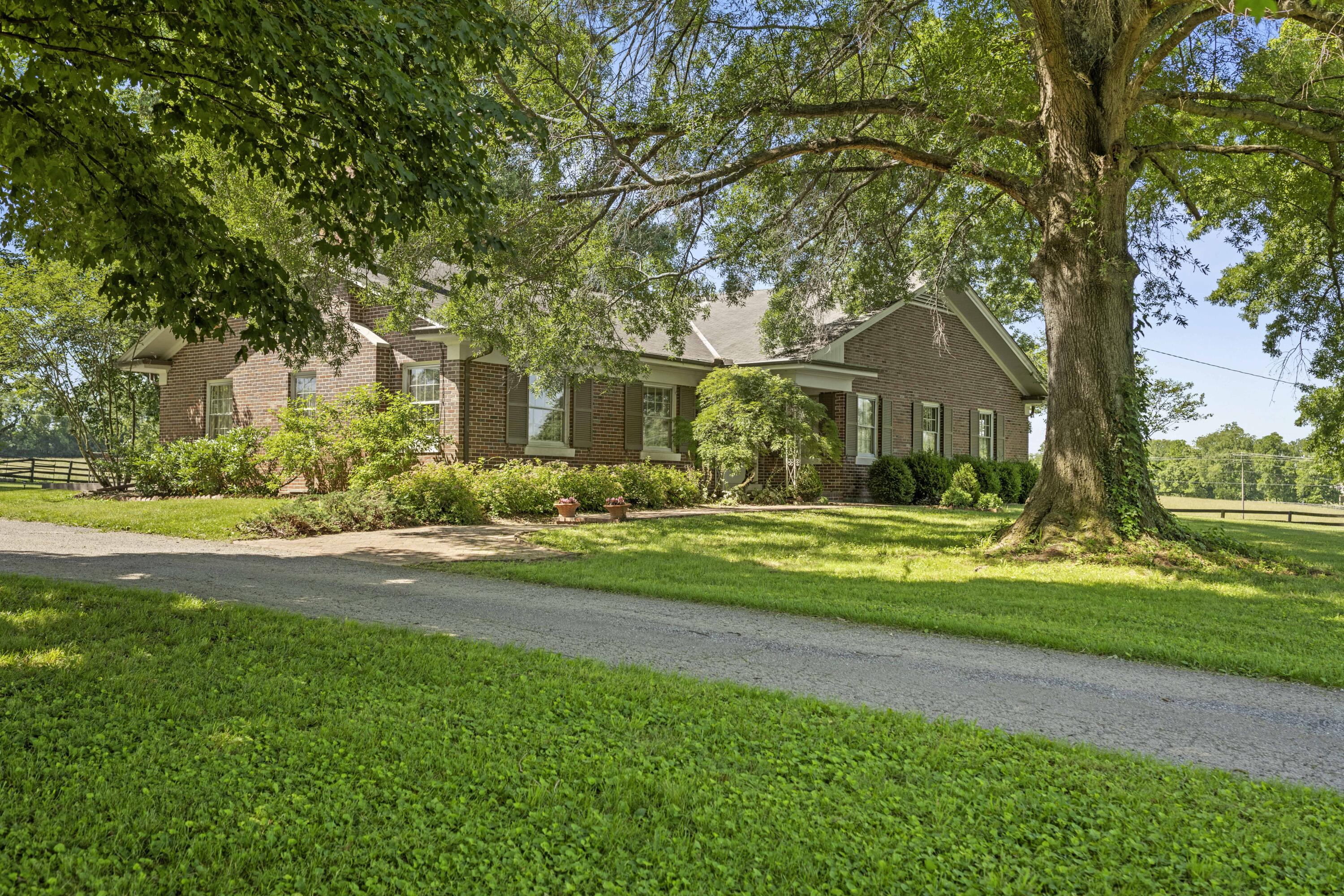 4036 North Cleveland Road Lexington, KY 40516 - Photo 1 of 41 20260603-4036-N-Cleveland-Rd-fh-115