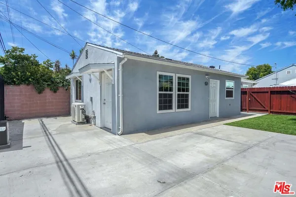 a view of backyard of house