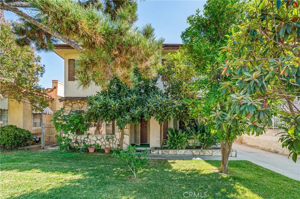 1116 Rosedale Avenue Glendale, CA 91201 - Photo 2 of 8 a view of a house with a yard