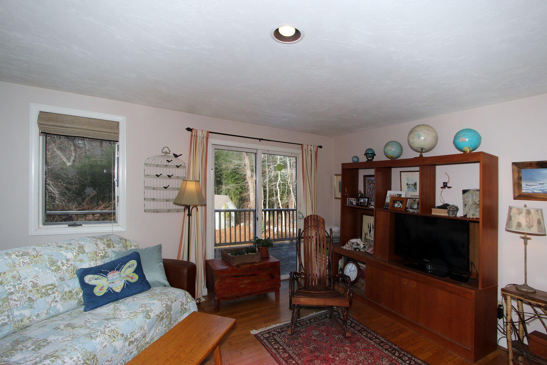 720 Quaker Road North Falmouth, MA 02556 - Photo 15 of 35 720quakerbedrm3