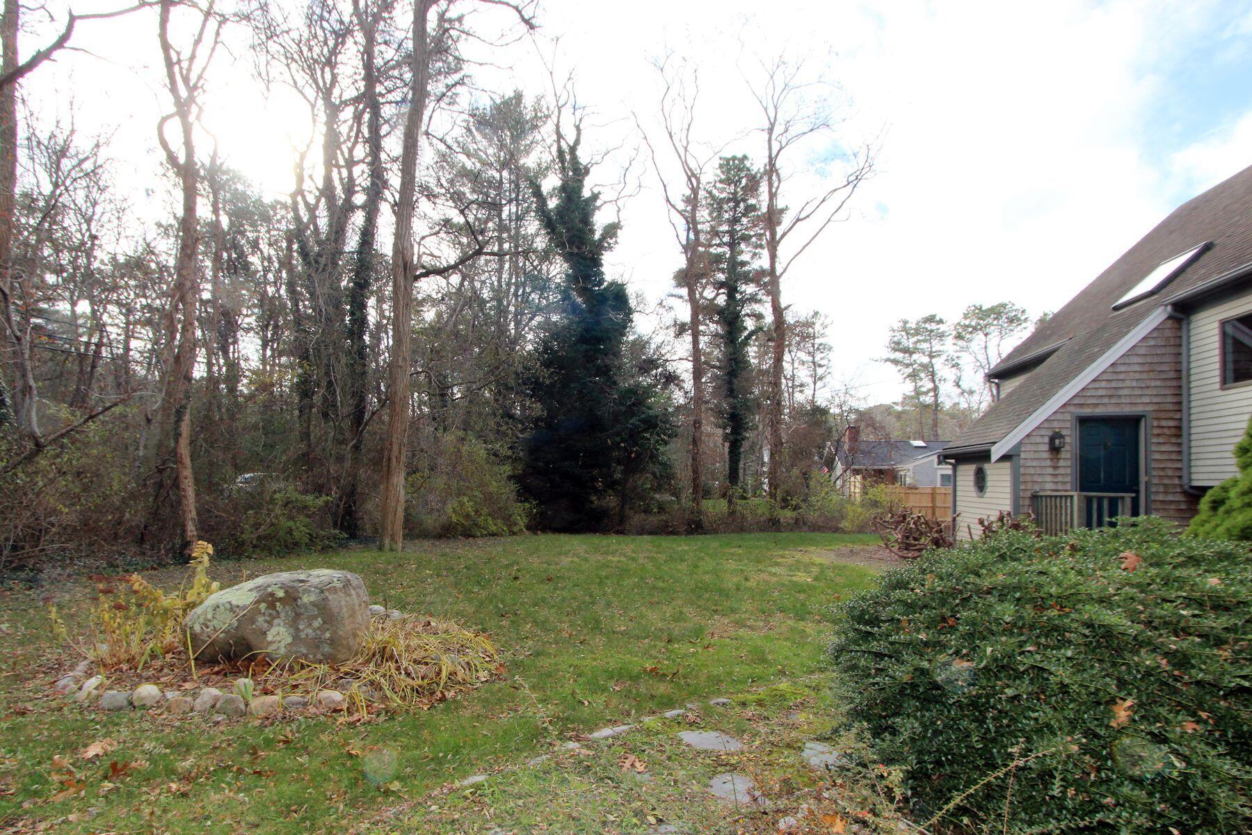720 Quaker Road North Falmouth, MA 02556 - Photo 3 of 35 720quakerfront5