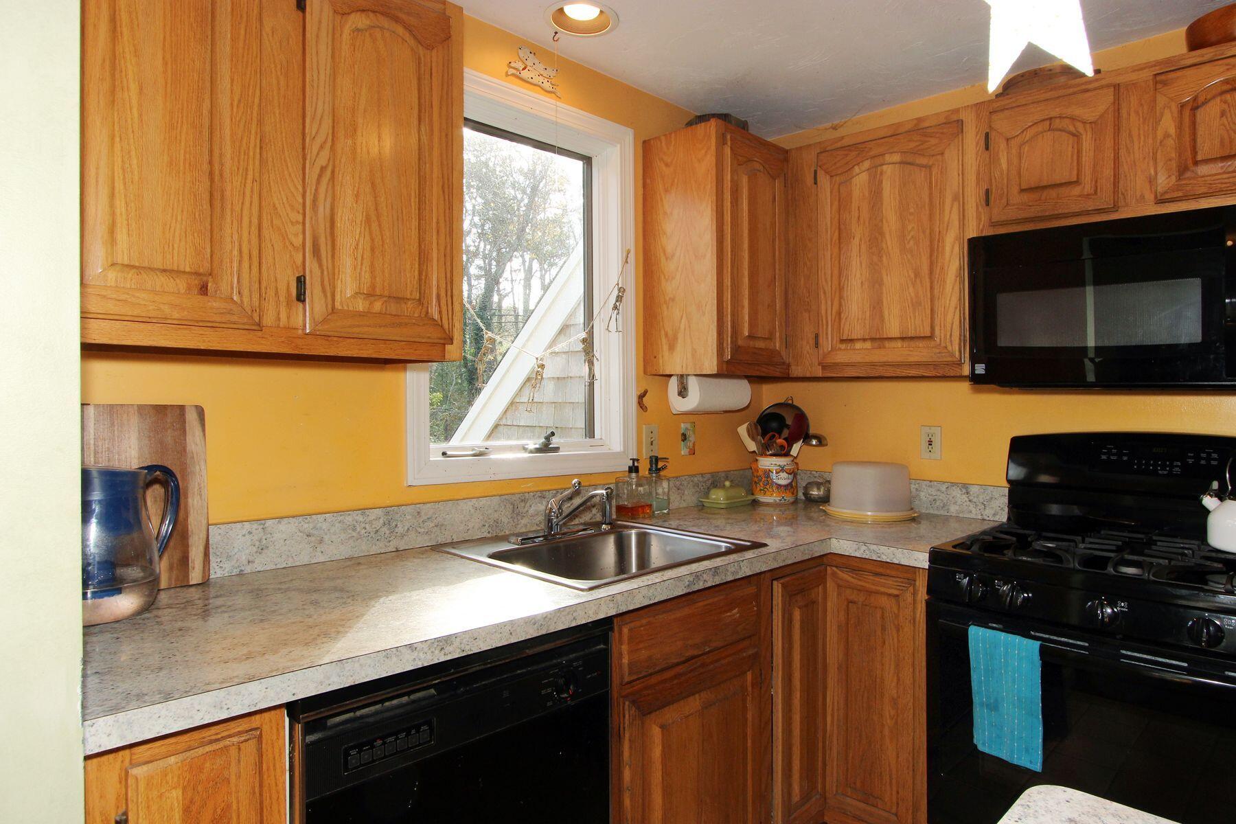 720 Quaker Road North Falmouth, MA 02556 - Photo 7 of 35 720quakerkit2