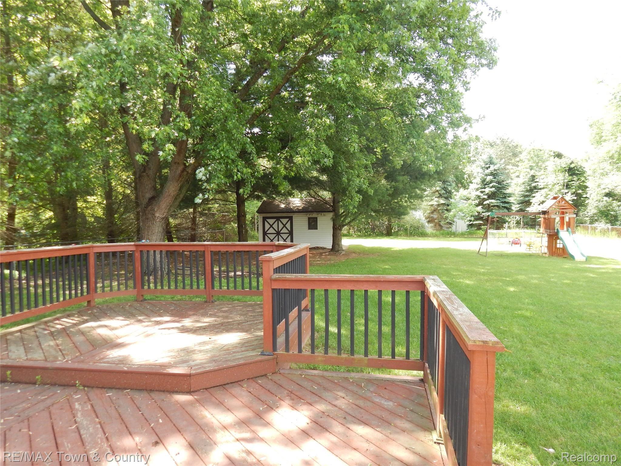 9113 West Frances Road Flushing, MI 48433 - Photo 43 of 47 DSCN1580.JPG
