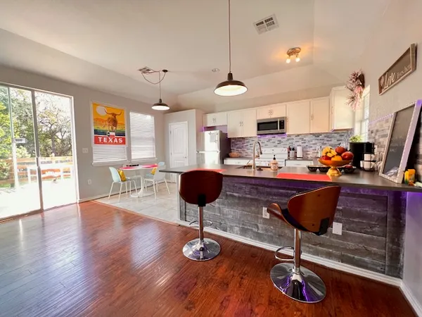 $1,700 | 1104 Blueridge Drive, Canyon Lake, TX 78133