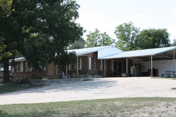 $1,200 | 3860 Junction Highway, Ingram, TX 78025