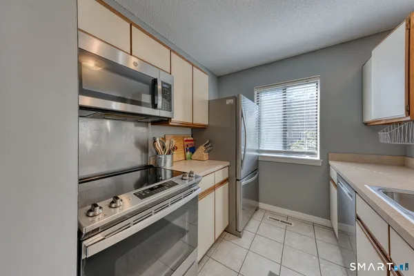 $289,900 | 78 Silo Way, Unit 78, Bloomfield, CT 06002