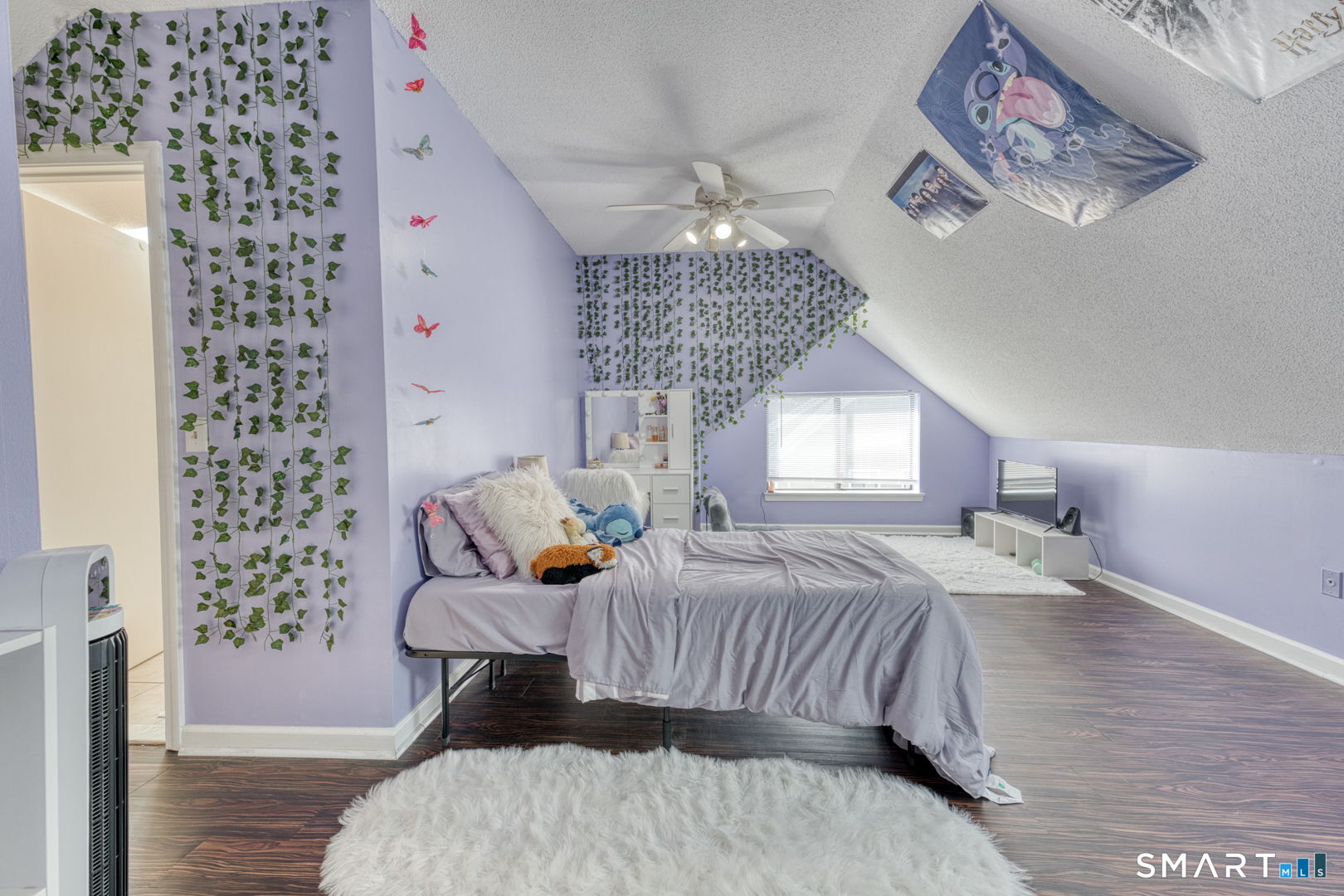 78 Silo Way, Unit 78 Bloomfield, CT 06002 - Photo 24 of 27 a bedroom with a bed and window