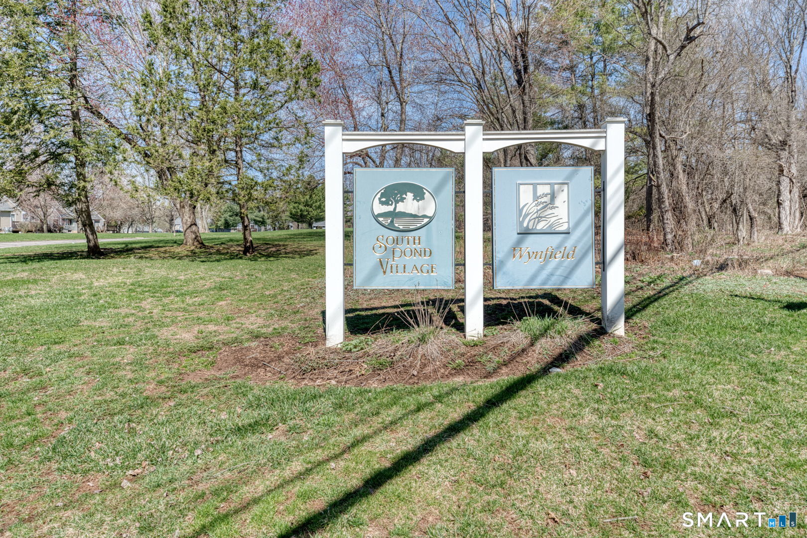 78 Silo Way, Unit 78 Bloomfield, CT 06002 - Photo 7 of 27 a view of a house with a back yard