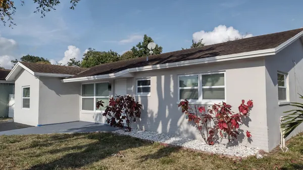 $3,400 | 22682 Family Circle, Boca Raton, FL 33428
