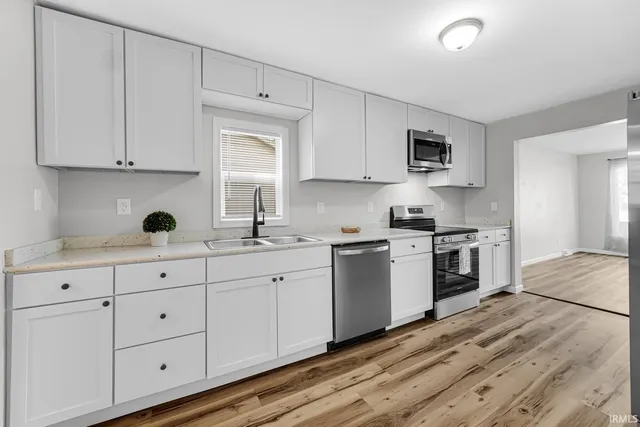 $222,500 | 57074 Guernsey Avenue, Osceola, IN 46561