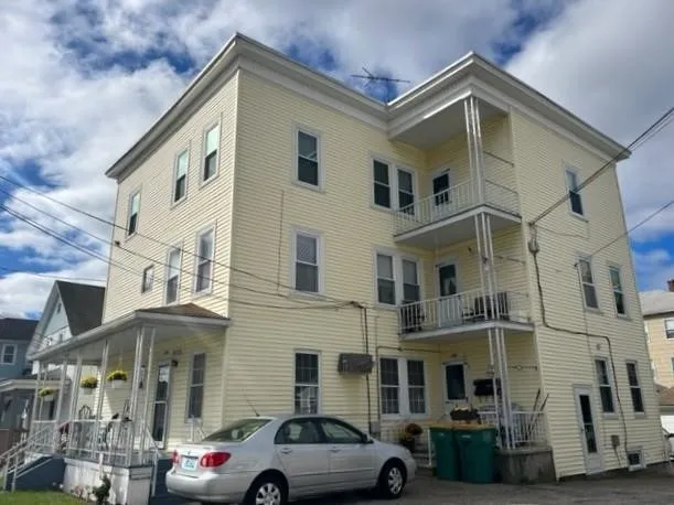 $1,200 | 118 Hebert Avenue, Unit 3R, Woonsocket, RI 02895