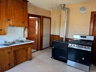 $1,200 | 118 Hebert Avenue, Unit 3R, Woonsocket, RI 02895