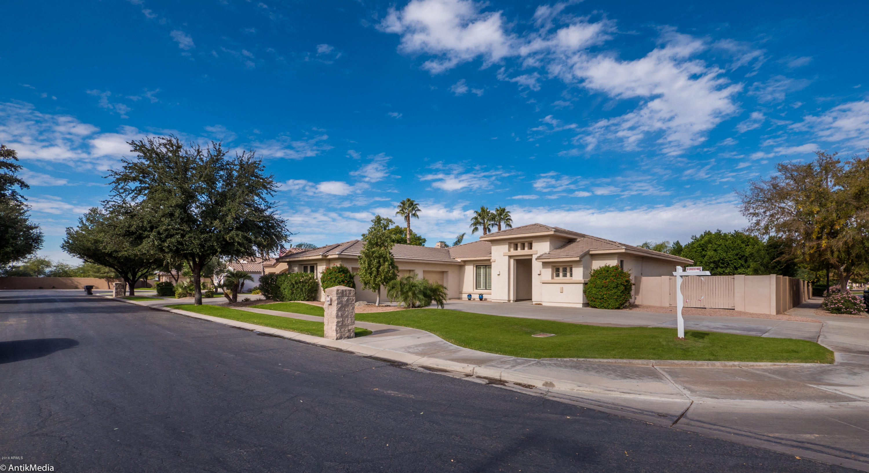 1916 West Blue Ridge Court Chandler, AZ 85248 - Photo 3 of 44 P1340858