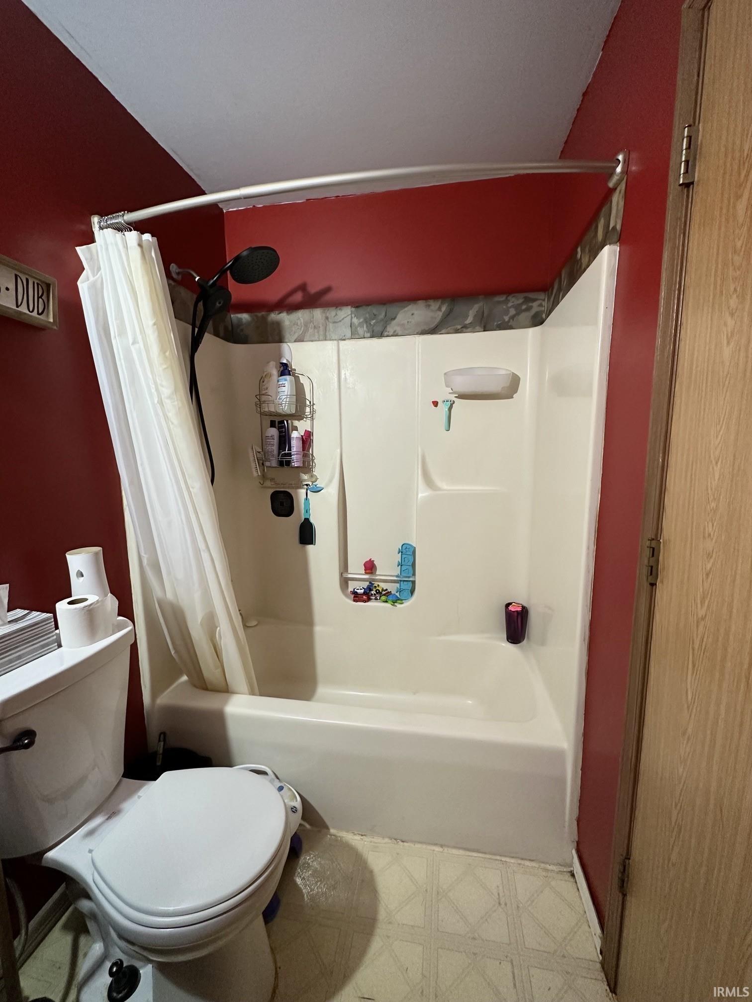 302 Chapel Lane Ashley, IN 46705 - Photo 11 of 15