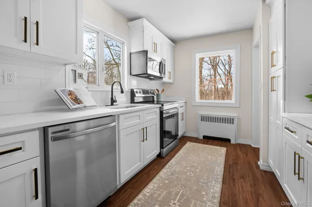 $575,000 | 21 Henning Drive, Montrose, NY 10548