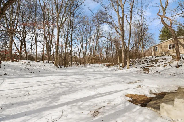 $575,000 | 21 Henning Drive, Montrose, NY 10548