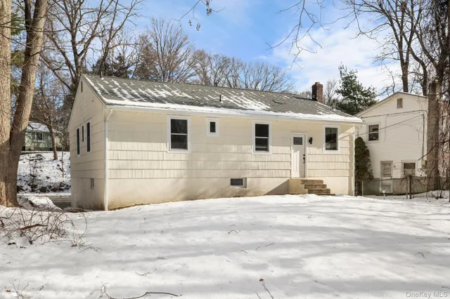 $575,000 | 21 Henning Drive, Montrose, NY 10548