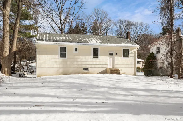 $575,000 | 21 Henning Drive, Montrose, NY 10548