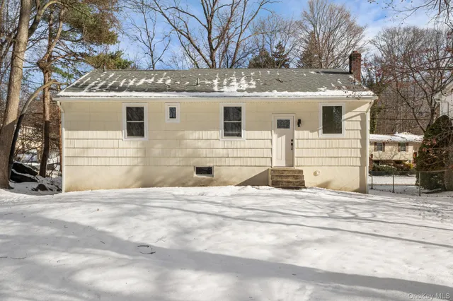 $575,000 | 21 Henning Drive, Montrose, NY 10548